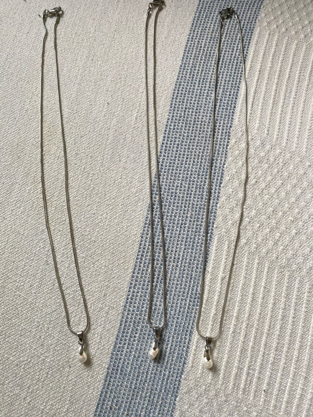 Elegant Pearl Necklace - Picture 6 of 6